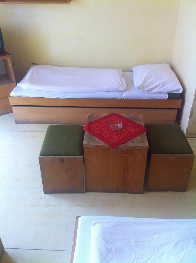 Hotel Belohlavek Holoubkov エクステリア 写真